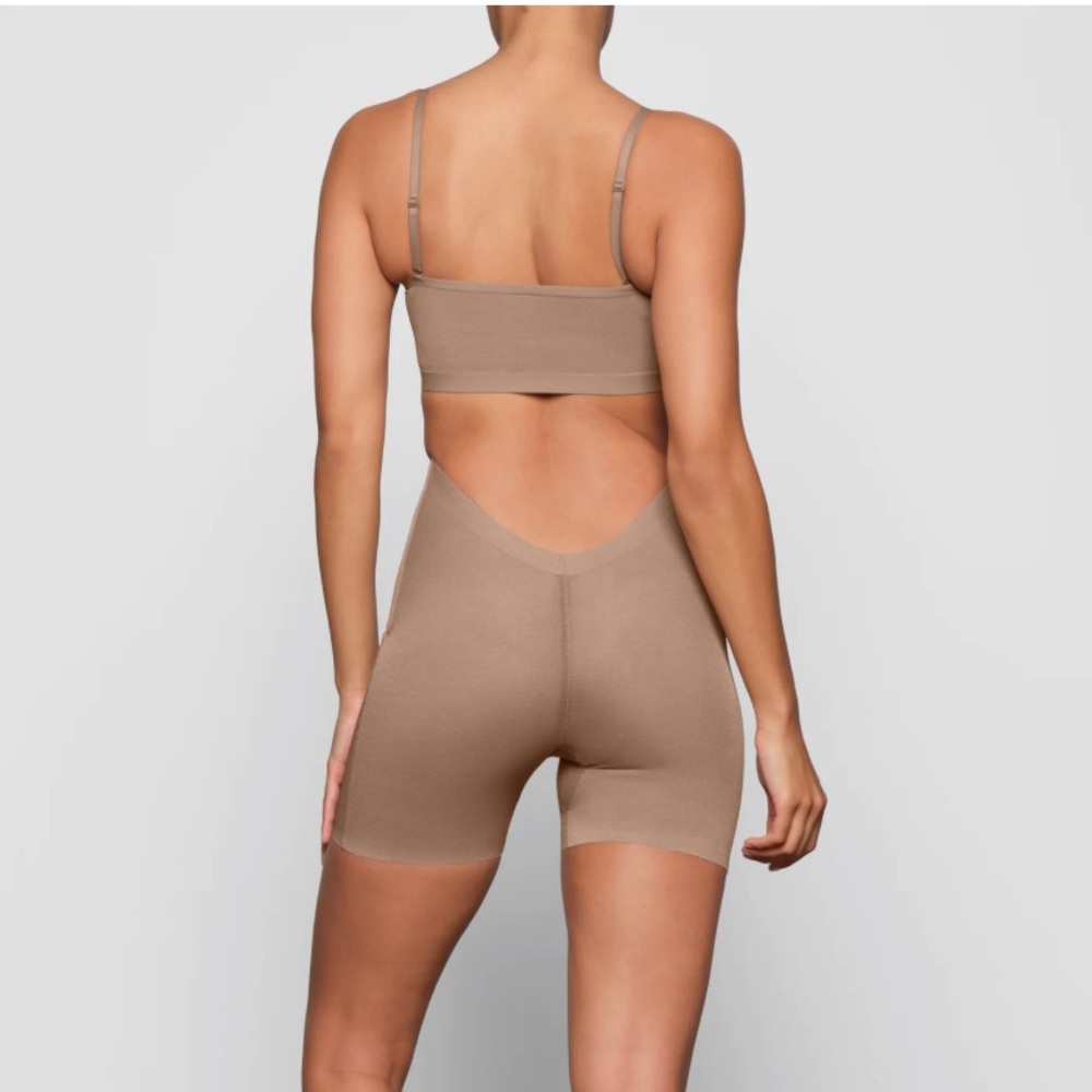 SKIMS Sheer Sculpt Low Back Short